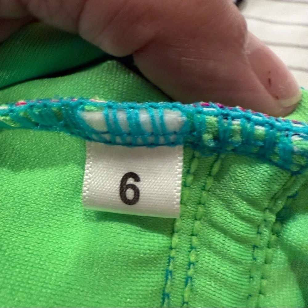 Breaking Waves Girl's 2 Piece Hawaiian Animal Print Swim Suit size 6